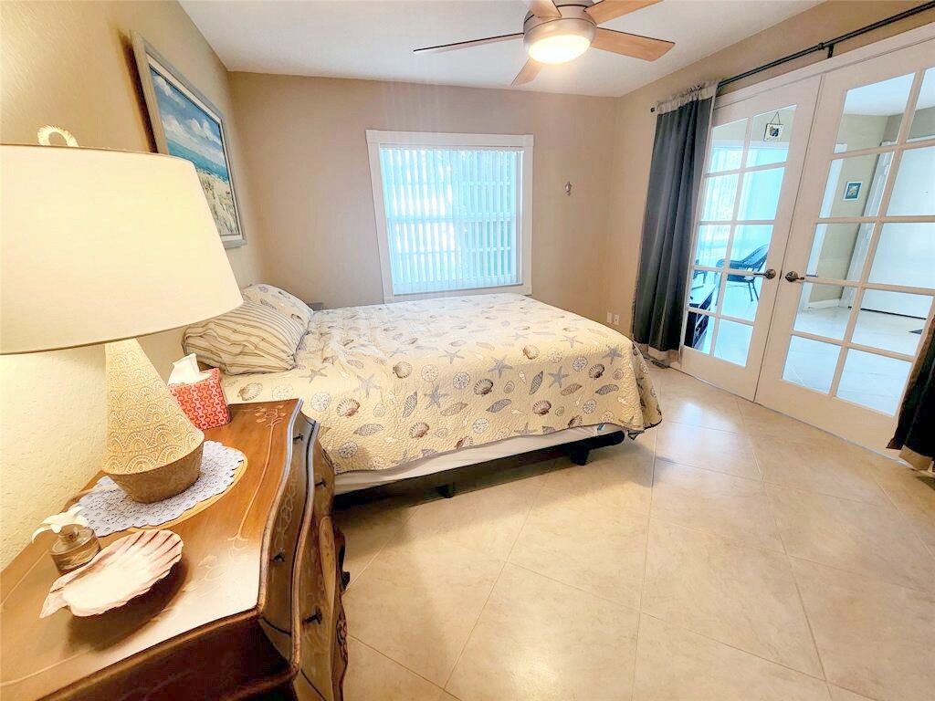 Building Photo - 6281 Bay Club Dr