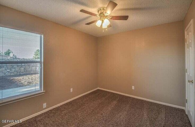 Building Photo - 6243 Oryx Cir