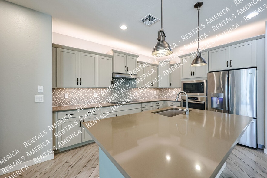 Building Photo - 18716 N Jameson Dr