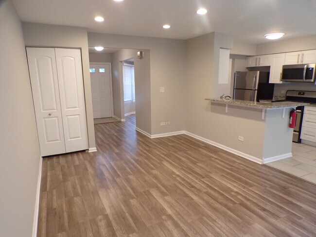 Building Photo - 558 Nantucket Way
