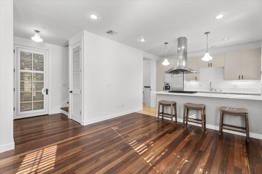 Building Photo - 1229 22nd St