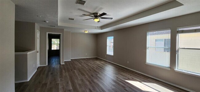 Building Photo - 18223 Thicket Grove Rd