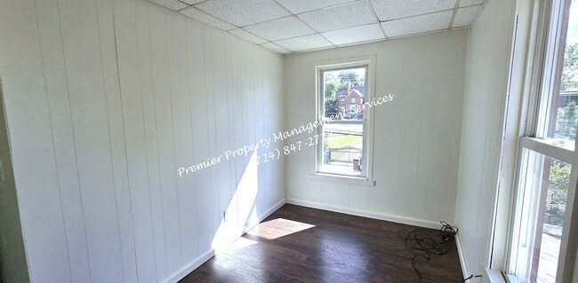 Building Photo - 76 2nd Ave