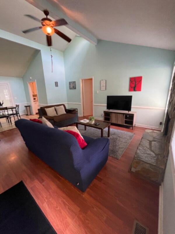 Building Photo - 922 S Confederate Dr