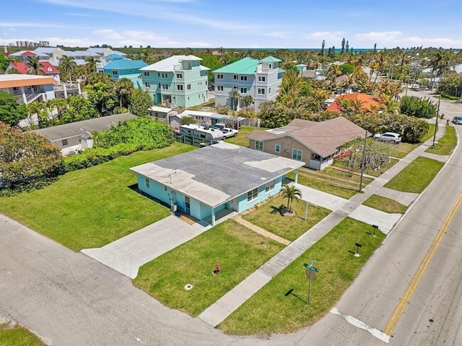 Building Photo - 1400 Binney Dr