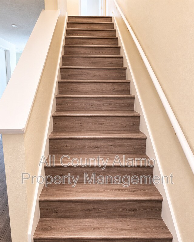 Building Photo - 9023 Mountain Field Dr