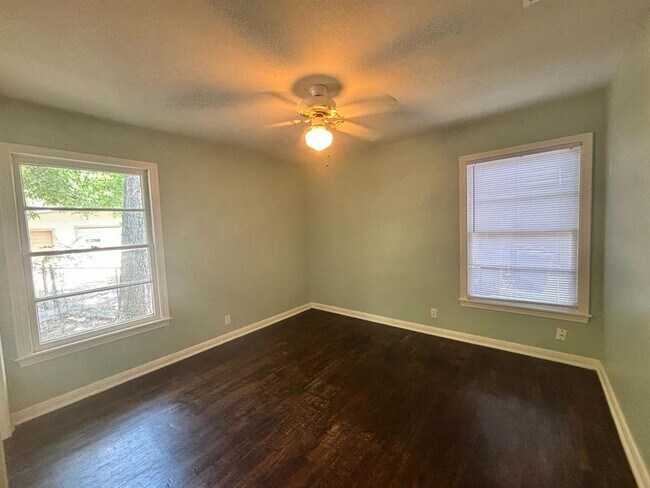 Building Photo - 1408 Romeria Dr