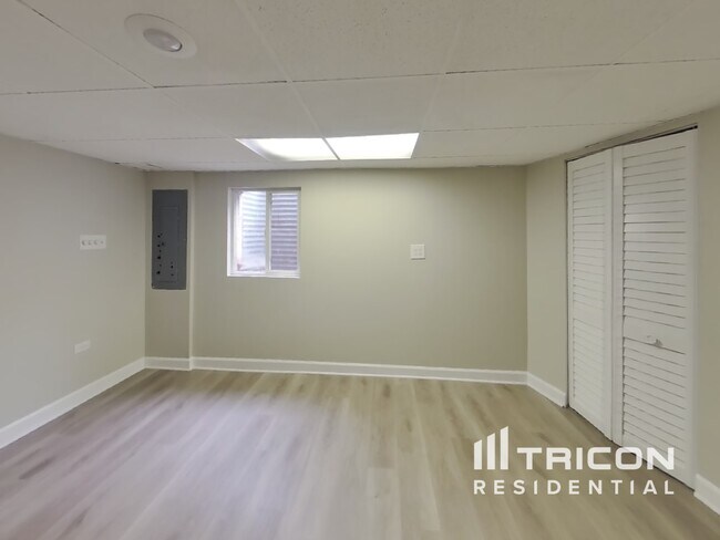 Building Photo - 614 Allanson Rd