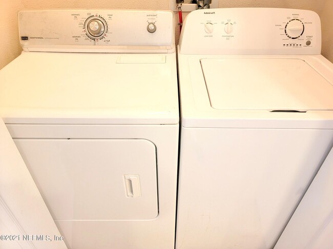 Building Photo - 415 Cabernet Pl