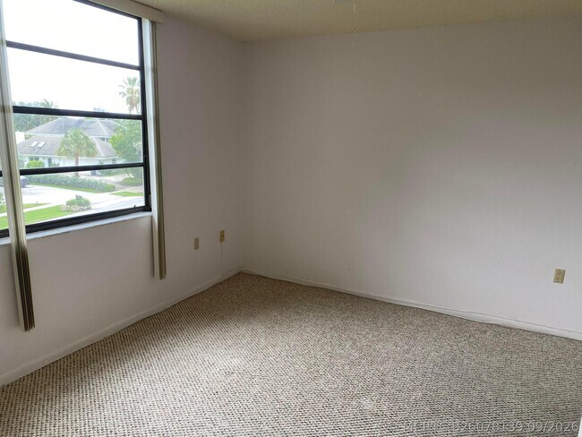 Building Photo - 3500 Whitehall Dr