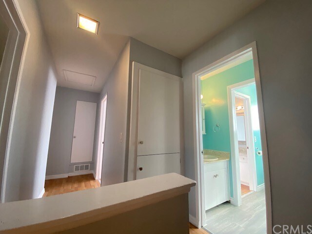 Building Photo - 9916 Continental Dr