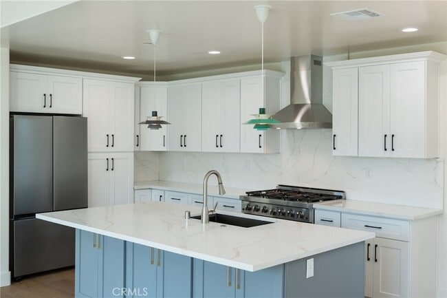 Building Photo - 714 1/2 Chestnut Avenue Unit