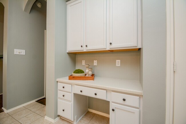 Building Photo - 24914 Oconee Dr