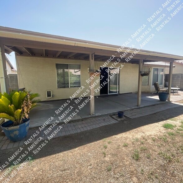 Building Photo - 440 E Del Rio St