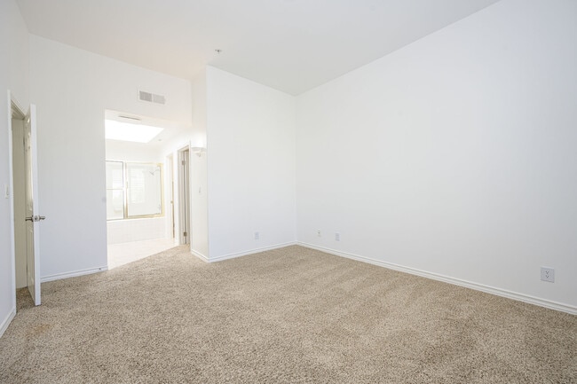 Building Photo - 2243 Martin