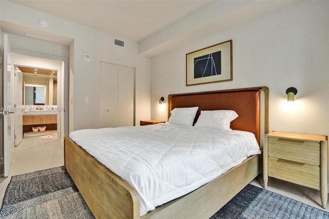 Building Photo - 11 NE 6th St