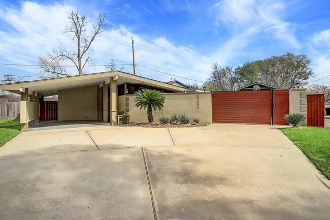 Building Photo - 5303 Tallow Ln
