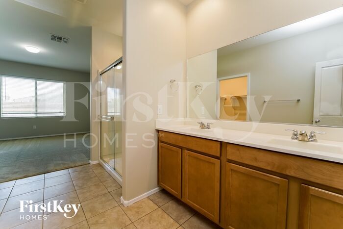 Building Photo - 7519 S Via Rancho La Costa