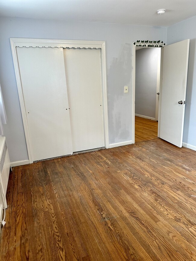 Building Photo - 840 8th St