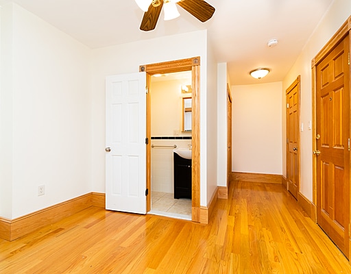 Building Photo - 46 Garden St