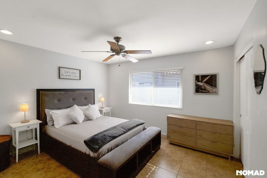 Building Photo - 1049 N Granite Reef Rd