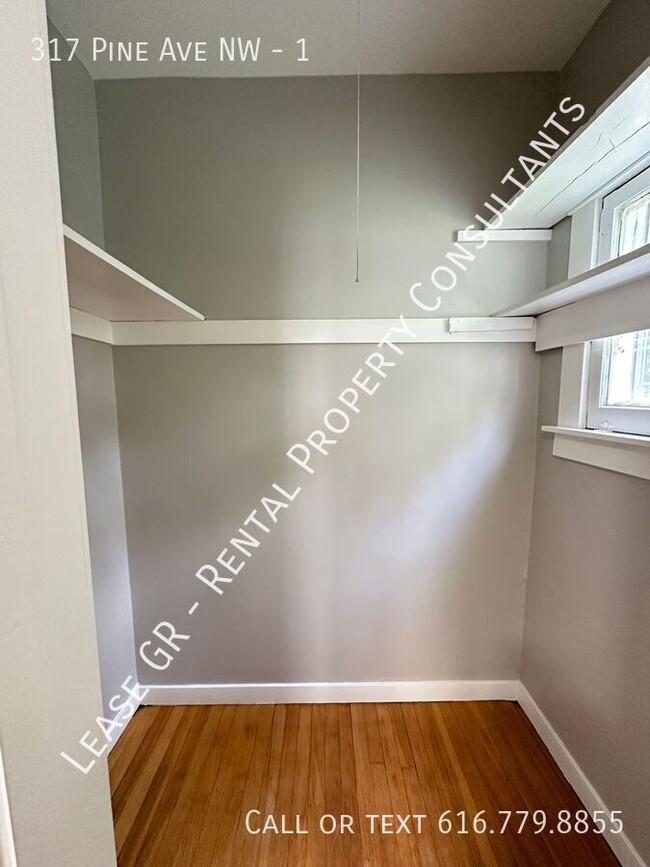 Building Photo - Updated lower 2 bedroom on the West side o...