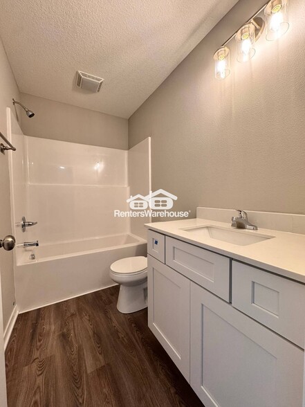 Building Photo - 1007 Adler Ct