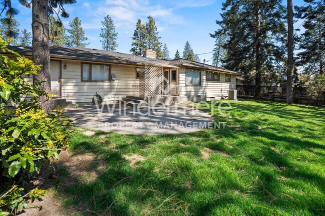 Building Photo - Fantastic Updated South Hill Rancher 3 Bedroom 2 Bath with Hardwood throughout