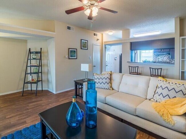 Building Photo - 7825 McCallum Blvd