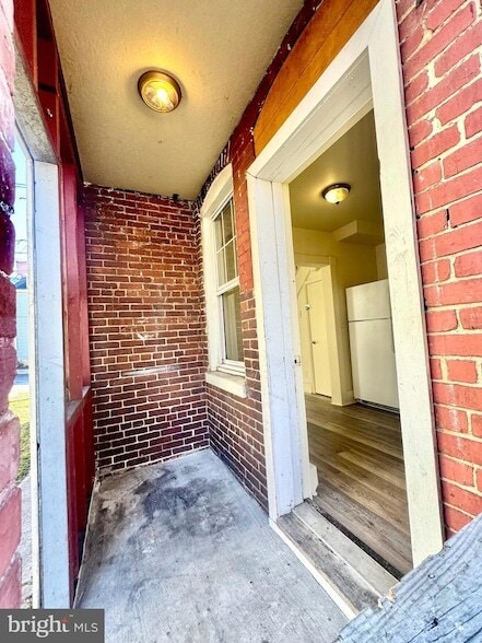 Building Photo - 210 Pear St