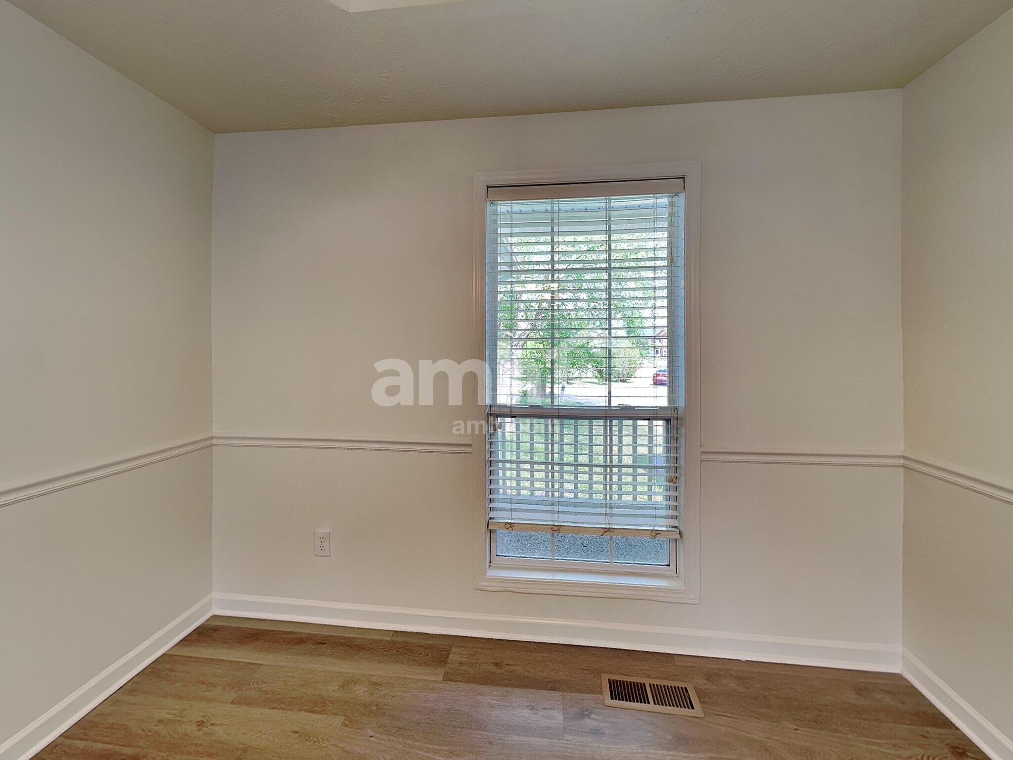 Building Photo - 614 Worthington Pl