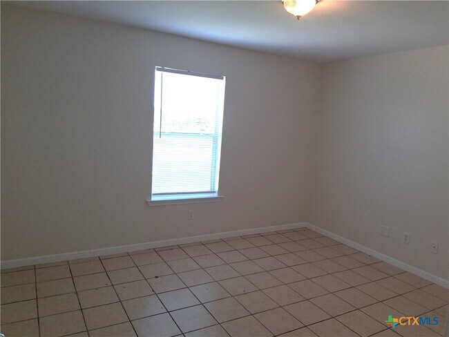 Building Photo - 1601 Ute Trail