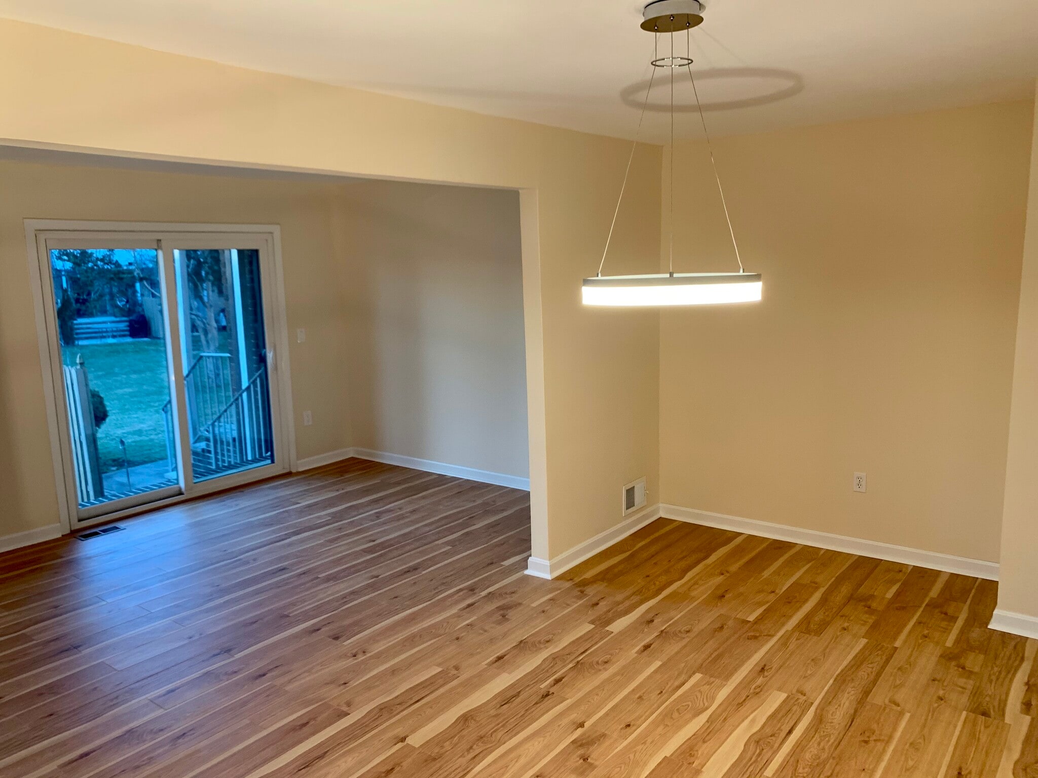 DR/LR - 1702 Regents Ct