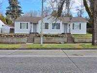 Building Photo - Arvin Duplex