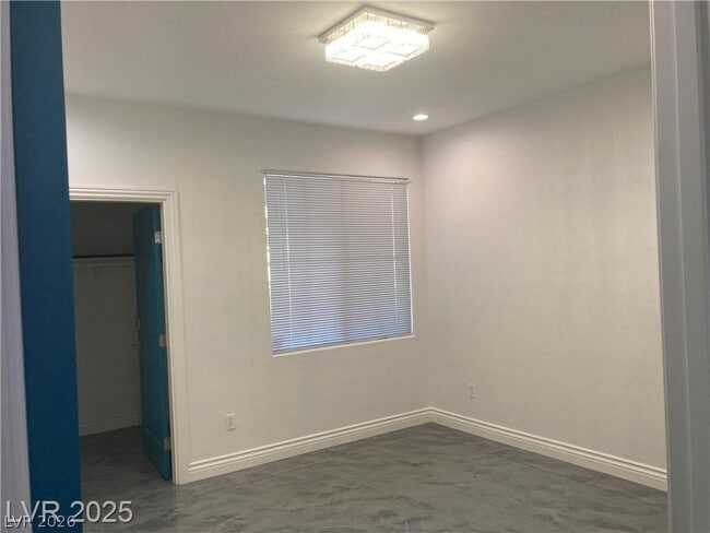 Building Photo - 9050 W Warm Springs Rd