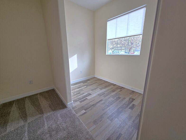 Building Photo - 34 E Legacy Pky