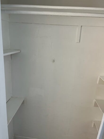 Building Photo - 5551 NW 32nd Ave