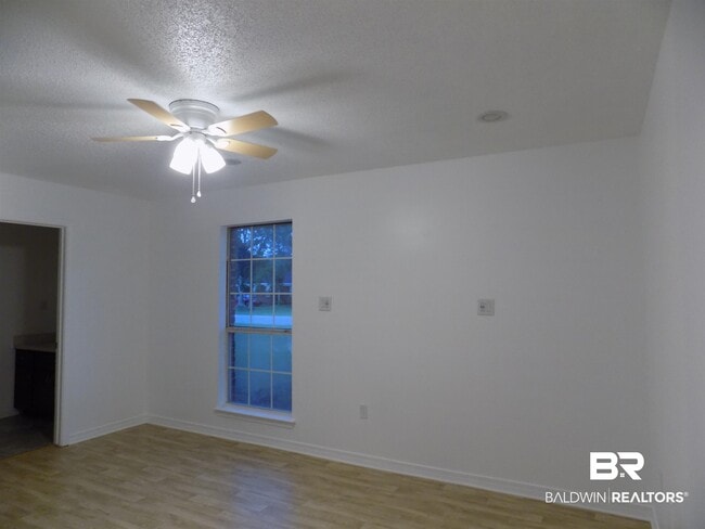 Building Photo - 23266 Wilson Dr