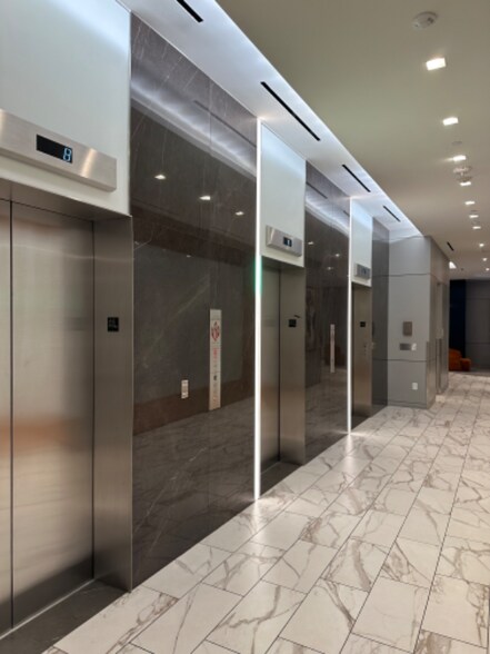 Building Photo - 1211 Van St SE