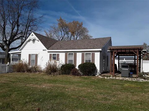 Building Photo - 322 Chestnut St