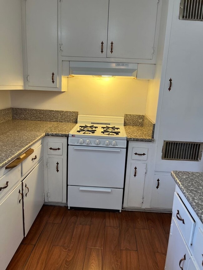 Building Photo - 2 bedroom 2 bathroom House In Apple Valley, Ca