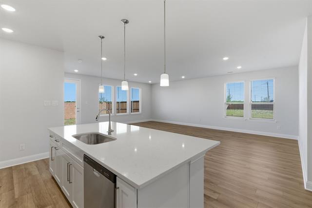 Building Photo - 2020 Beeflower St