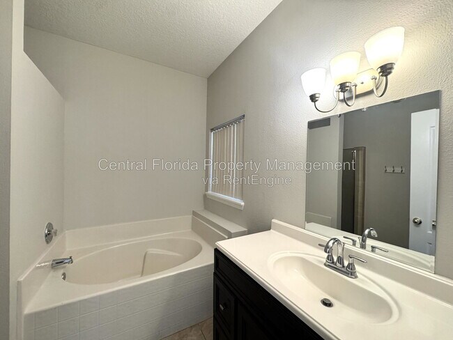 Building Photo - 11273 Moonshine Creek Cir