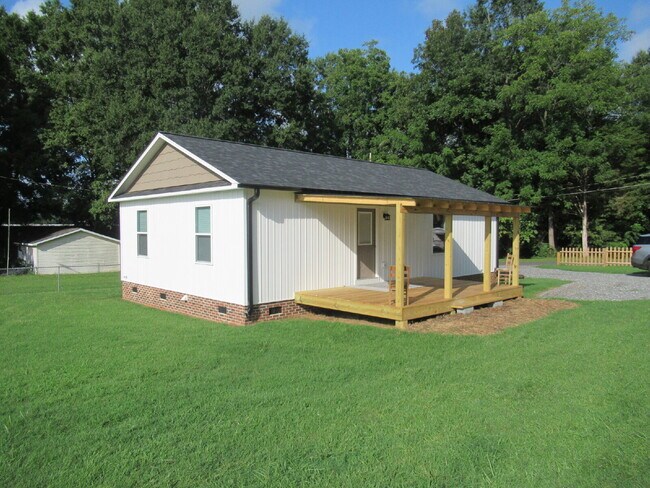 Building Photo - Brand-New 2-Bedroom, 2-Bath Home for Rent in Maiden!