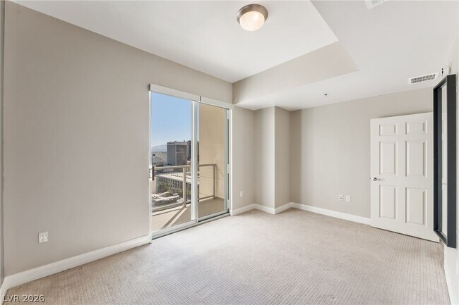 Building Photo - 150 S Las Vegas Blvd