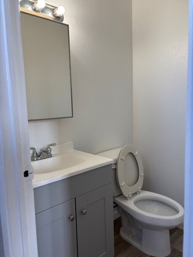 Building Photo - Hakimo Duplex