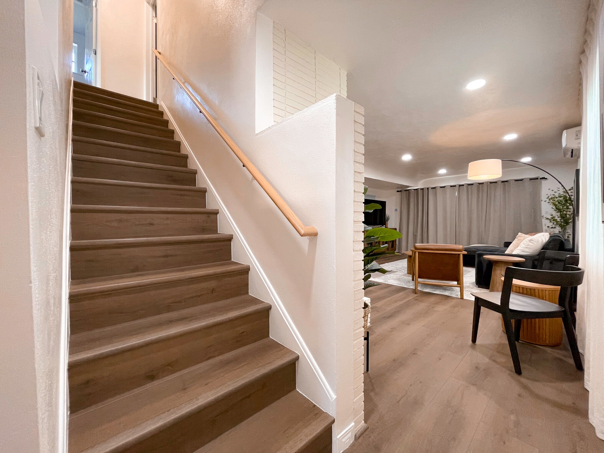 Stairway to 2nd floor - 4746 W 159th St