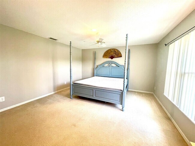 Building Photo - 315 Lazy Acres Ln