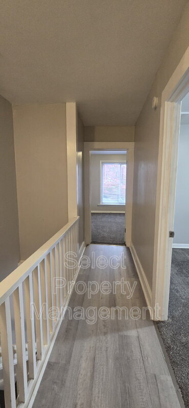 Building Photo - 1112 Lake Ave