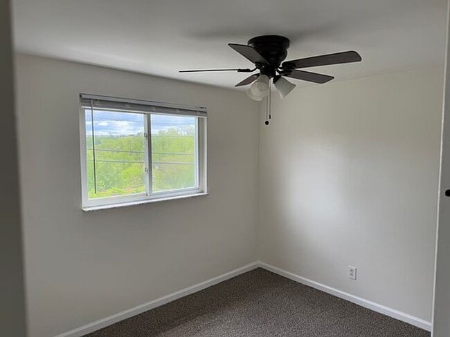 Building Photo - 3548 Brinway Dr